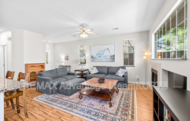 708 SOLITUDE PT AVE