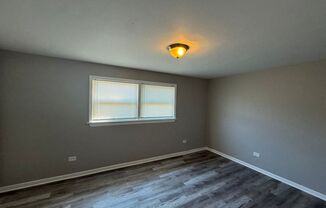 2 beds, 1 bath, $1,860, Unit 8223-2