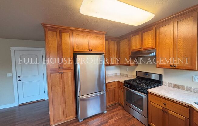 3 beds, 2 baths, $2,295