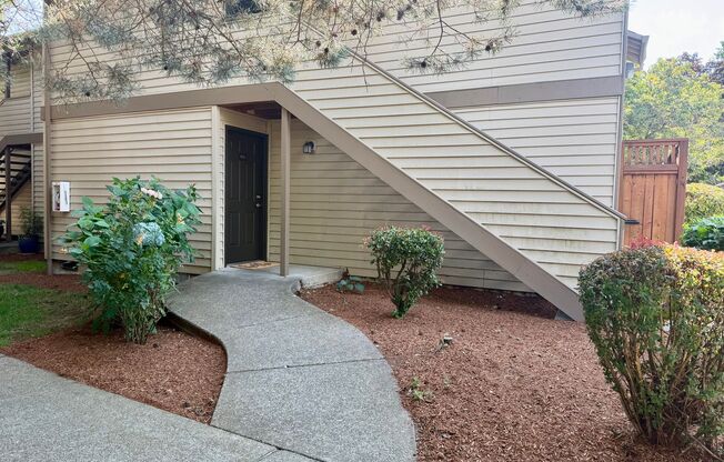 3 beds, 2 baths, 1,100 sqft, $2,149, Unit 8033