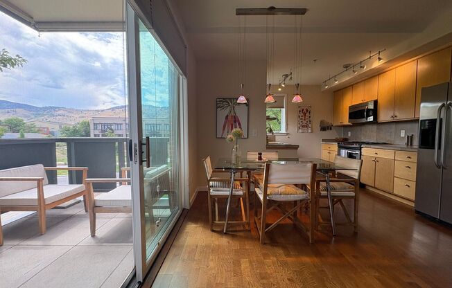 Fully Furnished Updated 2 Bed 2 Bath Condo.  Available Jan 17 - April 30 2026.  Utilities Included.