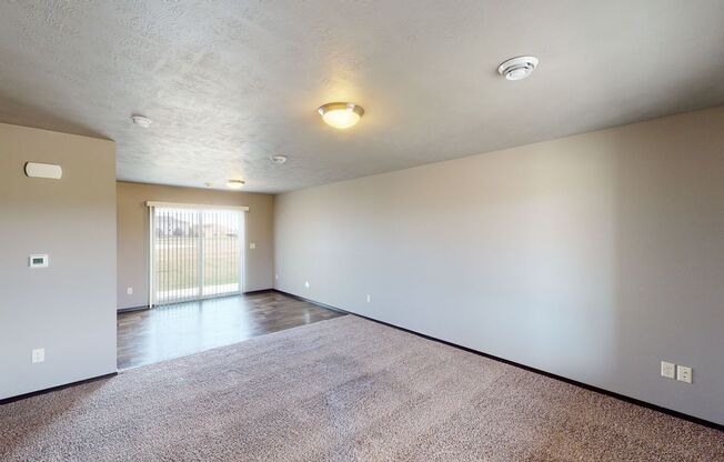 2 beds, 2 baths, 1,275 sqft, $1,635, Unit 591-04