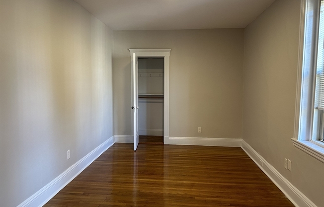 2 beds, 1 bath, 750 sqft, $2,750, Unit 36