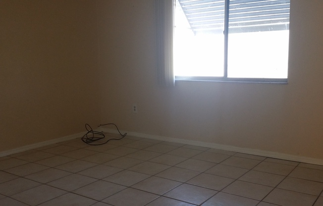 3 beds, 2 baths, $1,700