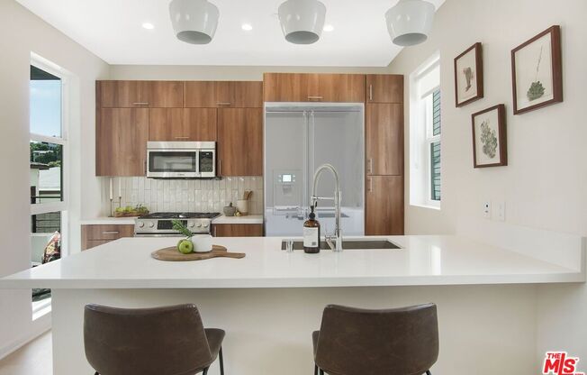 1933 GRIFFITH PARK BLVD