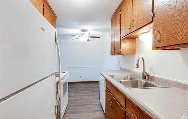 Apache Manor Apartments, Minneapolis, MN