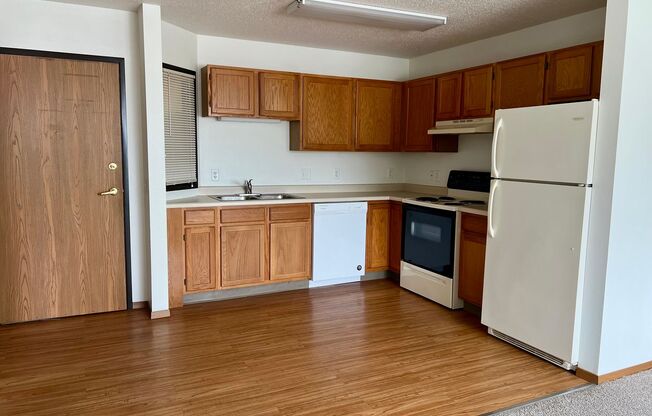 2 beds, 1 bath, 900 sqft, $925, Unit 111
