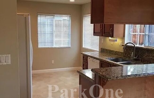 Nicely Updated Townhouse in Concord Availble Now!