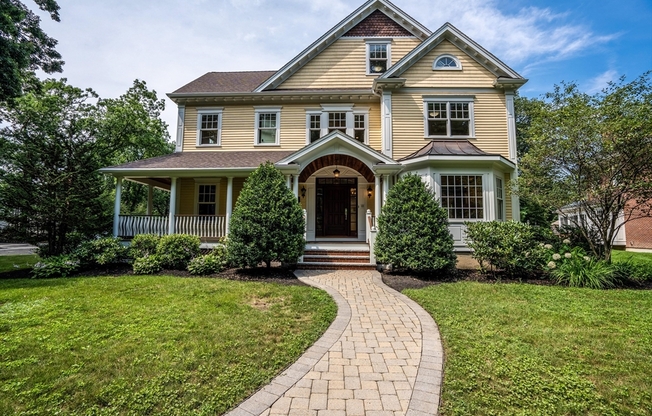 52 N BORDER RD