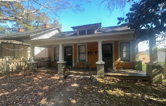 1 bed bath Duplex on Barber St.