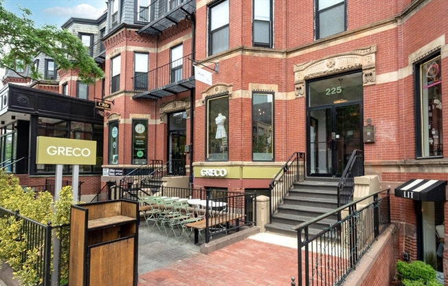 225 Newbury St