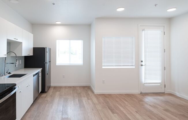 1 bed, 1.5 baths, 553 sqft, $1,750, Unit 204