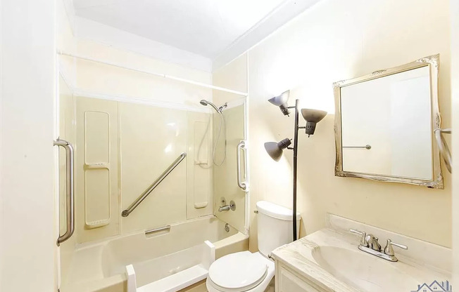 Spacious 2 bedroom 2 bathroom home