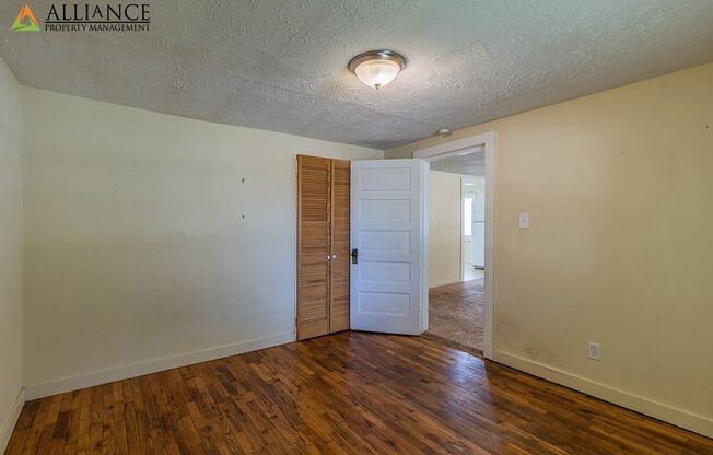 3 beds, 1 bath, $1,250