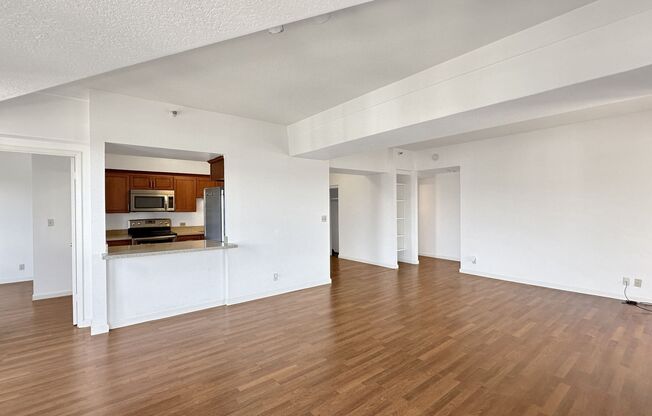 2 beds, 1 bath, $3,400, Unit APARTMENT 517