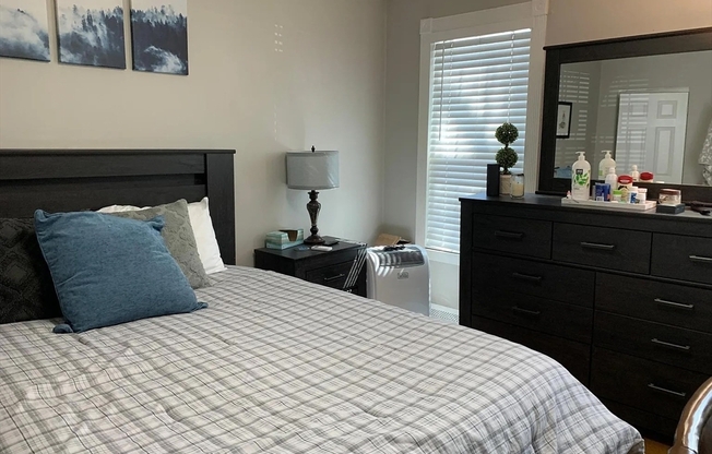 2 beds, 2 baths, 1,100 sqft, $3,300, Unit 3