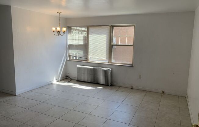 2 beds, 1 bath, $1,700, Unit 217B