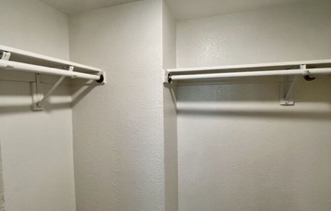 1 bed, 1 bath, 700 sqft, $1,550, Unit 38