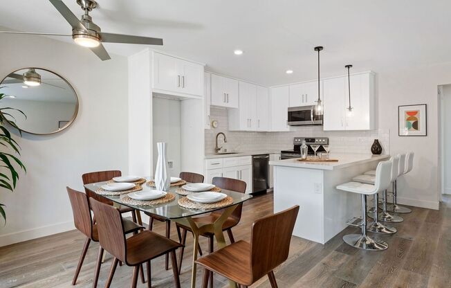 2 beds, 2 baths, 949 sqft, $3,675, Unit 6