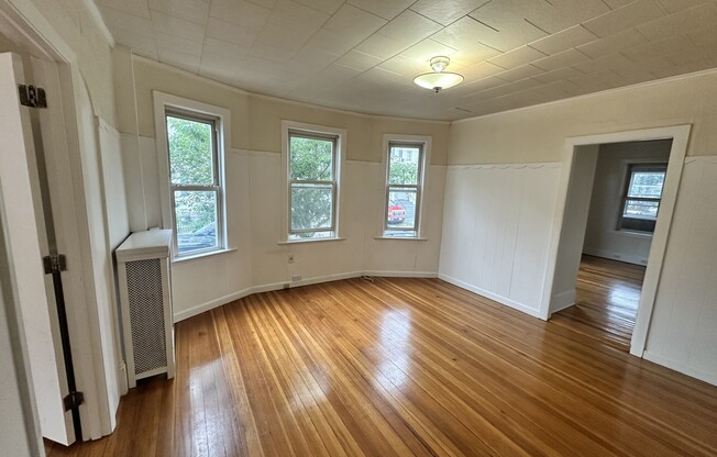 69 CONWELL AVE