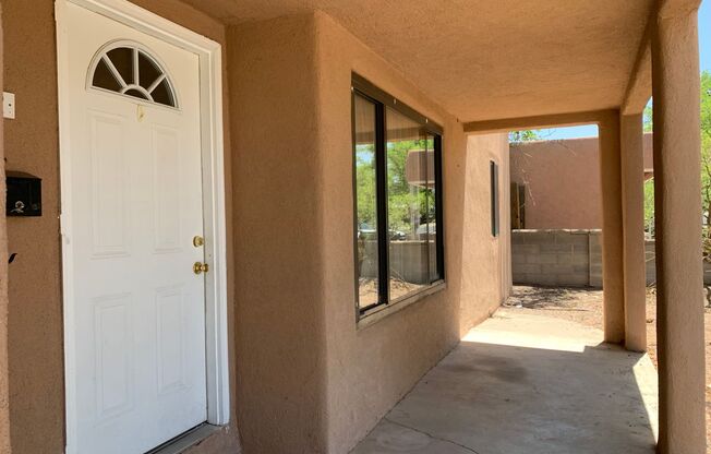 Lovely 3 Bedroom, 2 Bath Near Kirtland AFB!