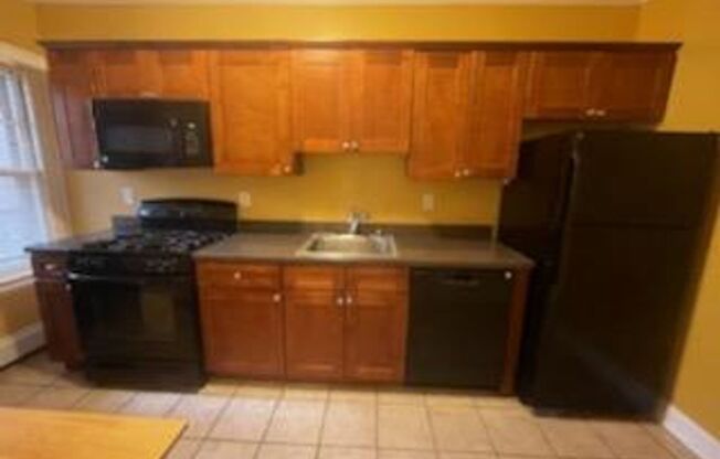 2 beds, 1 bath, 1,500 sqft, $1,850, Unit 810-202