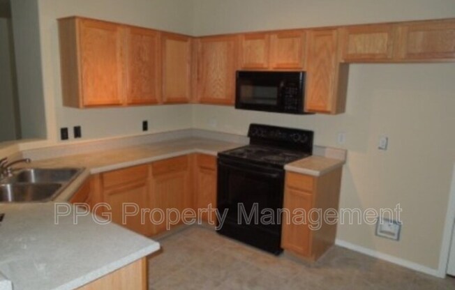 3342 N 143 LN