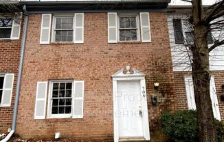 706 OLDE GREENWICH CIR