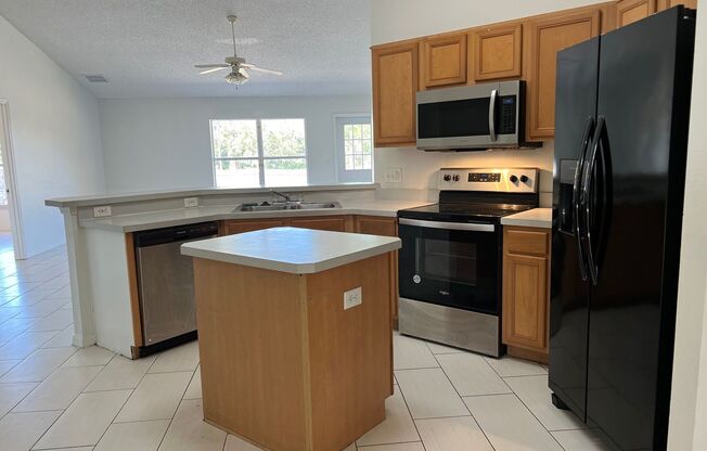 4 beds, 2 baths, $1,795, Unit POLK