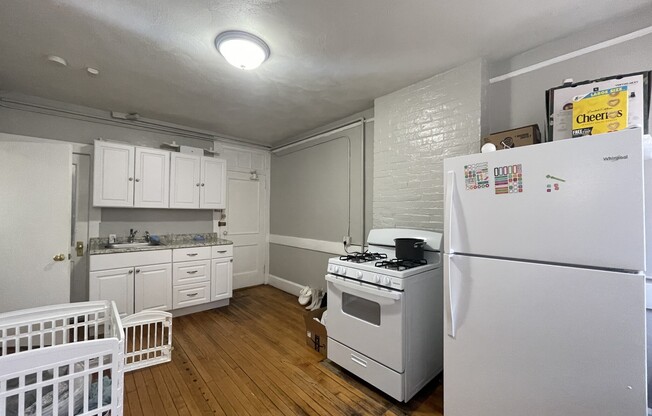 1 bed, 1 bath, , $2,800, Unit 3R