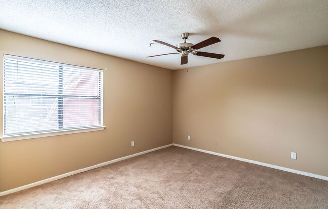 2 beds, 2 baths, 1,023 sqft, $1,368, Unit 18-302