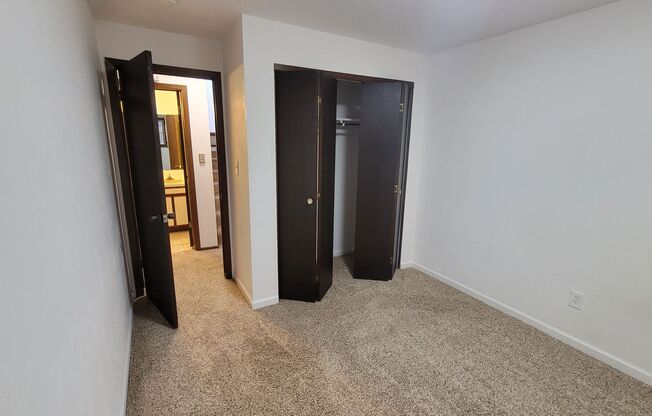 2 beds, 1 bath, $2,350, Unit Unit B