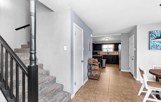 3 Bedroom House with Fenced Yard & Double Garage