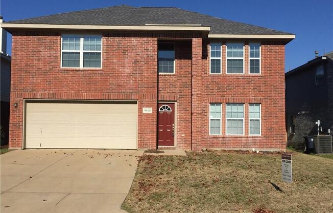 4 beds, 2.5 baths, $2,395