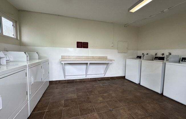 2 beds, 1 bath, 875 sqft, $2,200, Unit B04