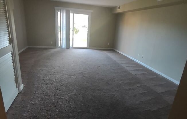 2 beds, 1.5 baths, 1,100 sqft, $1,035, Unit 53