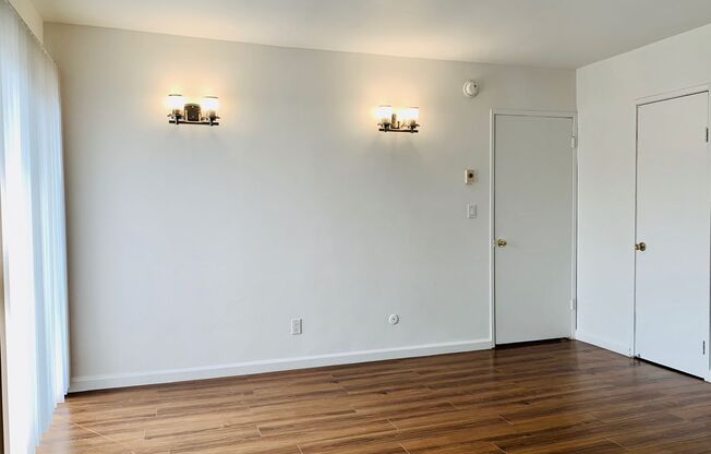 2 beds, 2 baths, $2,690, Unit 5