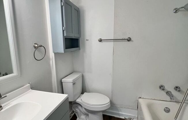 1 bed, 1 bath, 600 sqft, $900, Unit 1312-B