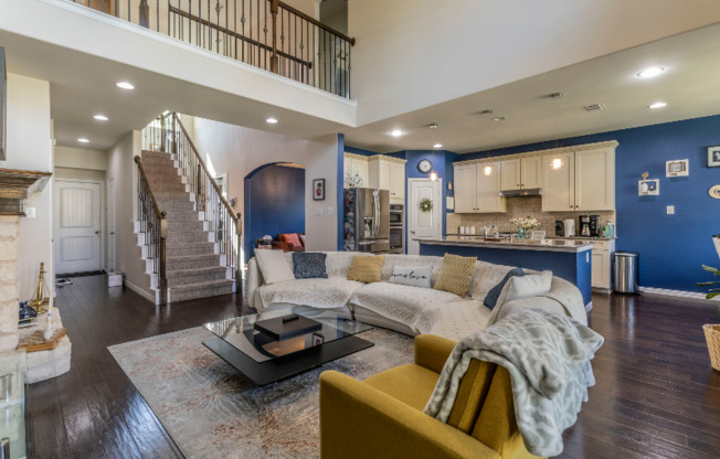 1313 POPLAR DR