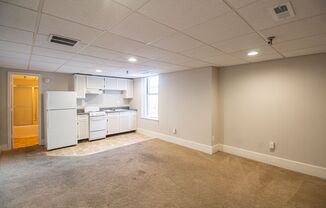 2 beds, 1 bath, $1,200, Unit 214