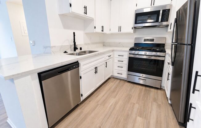 Studio, 1 bath, 600 sqft, $1,548, Unit 408