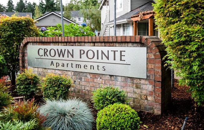 Lakewood Apartments - Crown Pointe Apartments - Sign