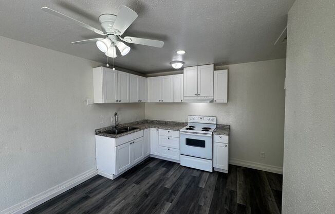 365 1/2 N. Echo Ave.