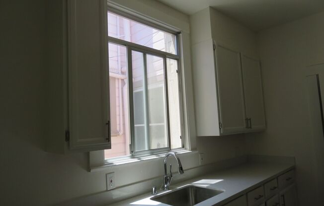 2 beds, 1 bath, $5,800, Unit 610