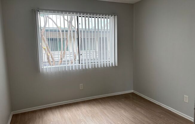 2 beds, 1 bath, 1,000 sqft, $2,098, Unit 201