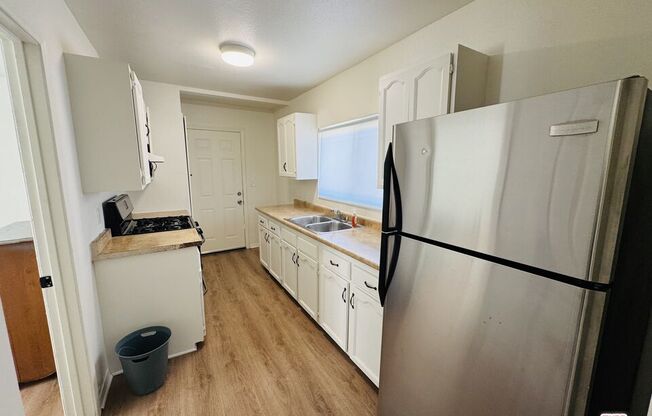 640 W 81 ST
