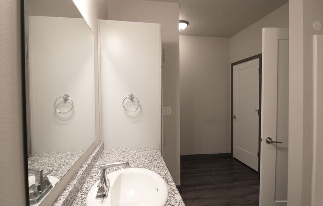 1 bed, 1 bath, 720 sqft, $1,245, Unit UW 1425-304