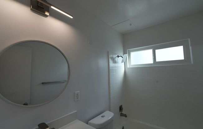 1 bed, 1 bath, $2,100, Unit 07