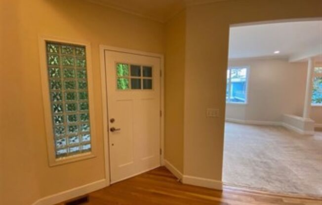 3 beds, 2.5 baths, $4,250, Unit # #A