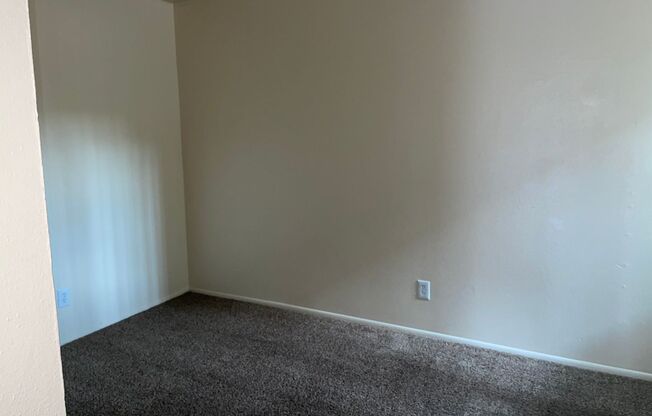 1 bed, 1 bath, 575 sqft, $944, Unit 135